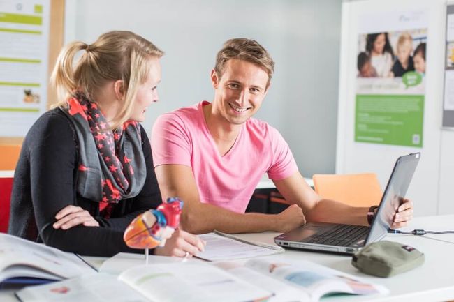 Studieren an der Gesundheitshochschule der SRH bedeutet: Kurze Wege, flexibel studieren, praxisnahe Vorlesungen.