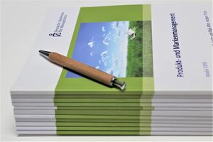 Die Akademie konzentriert sich ganz bewusst ausschließlich auf die Aufstiegsweiterbildung im Qualifikationsfeld Management. Die umfangreiche Modulauswahl sichert Ihnen Spezialisierung. Wir sind serviceorientiert und handeln auch so. Lassen Sie sich von uns begeistern!